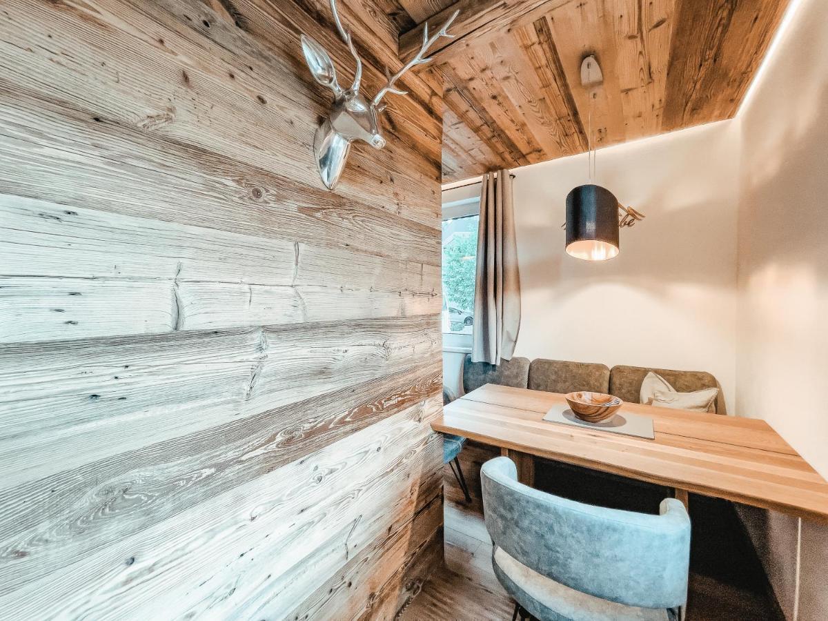 Oldwood Chalet - Balcony & Car Park By Alpenluxus Appartements Fuegen Exterior photo
