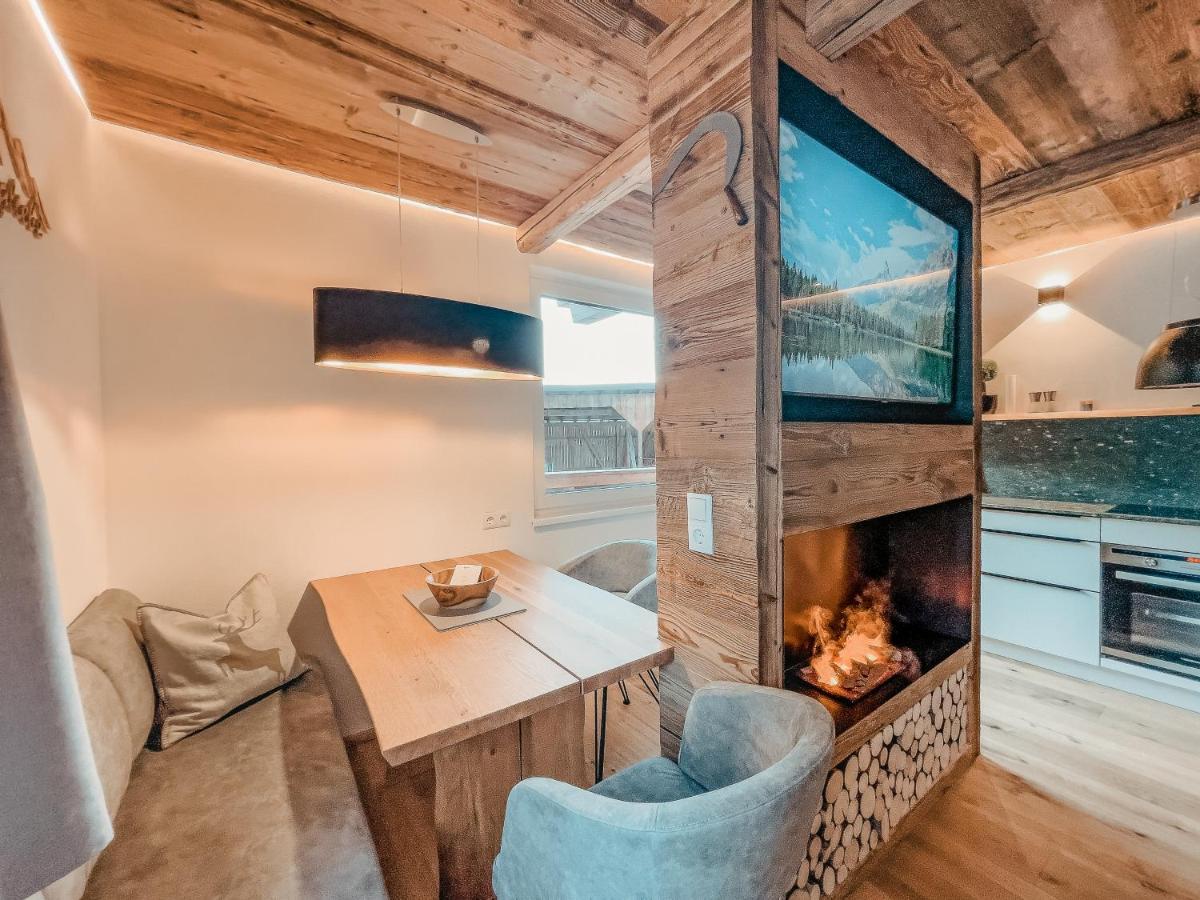Oldwood Chalet - Balcony & Car Park By Alpenluxus Appartements Fuegen Exterior photo