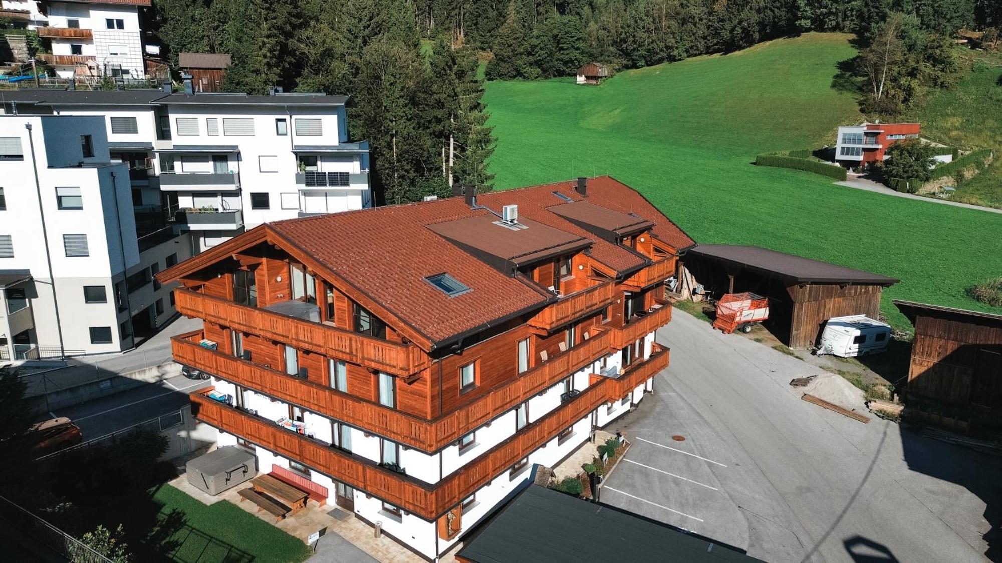 Oldwood Chalet - Balcony & Car Park By Alpenluxus Appartements Fuegen Exterior photo